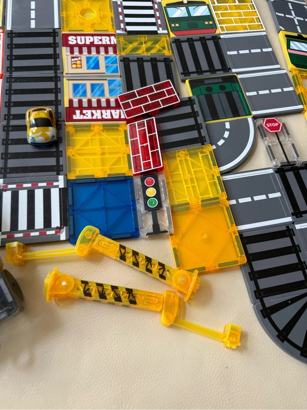 Magnetic tiles